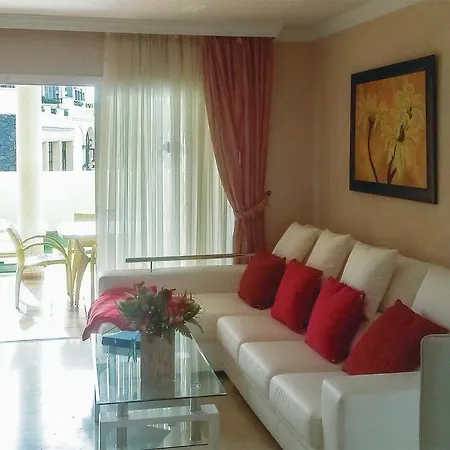 Sleeps 6 Air Con Wifi Villa
